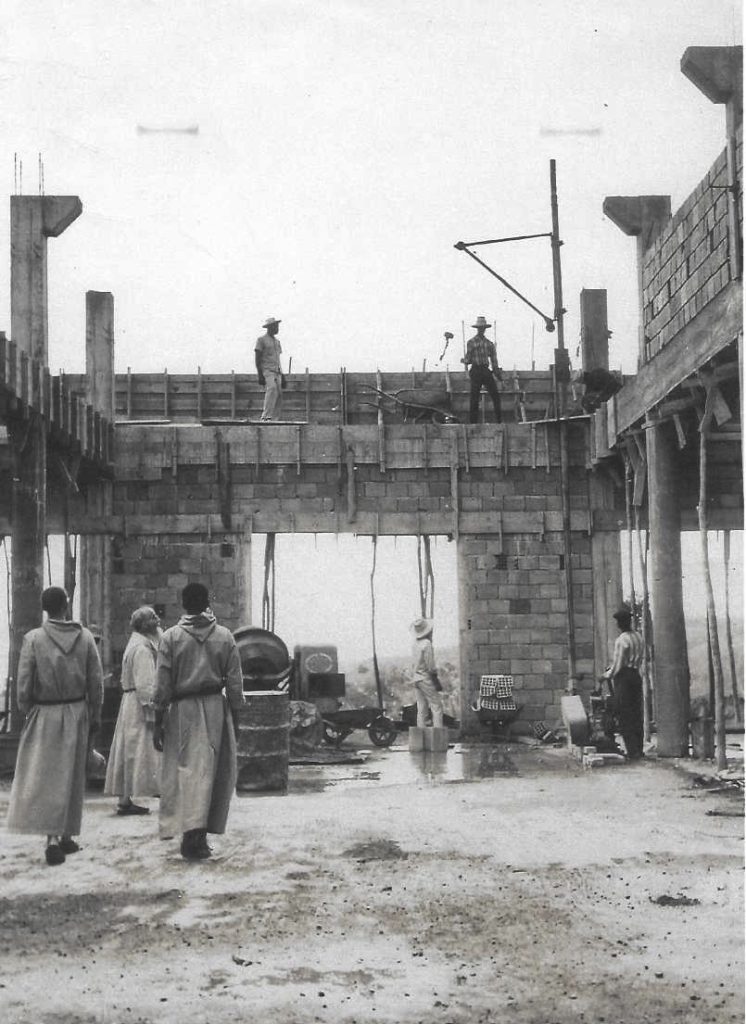 Monastere Terreville en construction